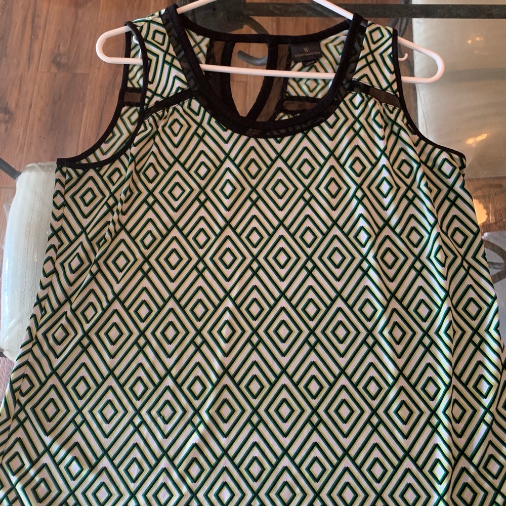 Black&White diamond designed sleeveless shirt